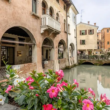 Buranelli33 Riverside Apartment *