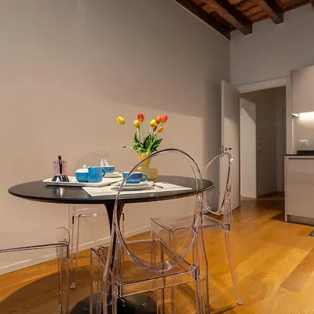 Buranelli33 Riverside Apartment
