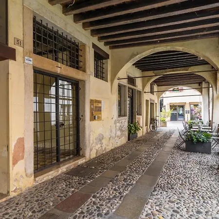 Buranelli33 Riverside *