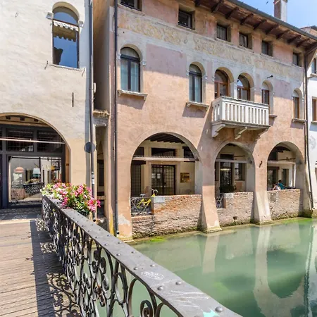 Buranelli33 Riverside Appartement